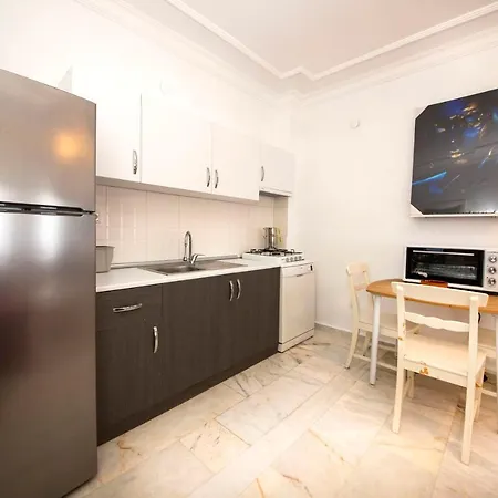 Charming House With Fascinating View, Shared Pool And Terrace Near Beach In Gumusluk, Bodrum 度假居 *