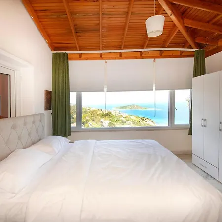 度假居 Charming House With Fascinating View, Shared Pool And Terrace Near Beach In Gumusluk, Bodrum