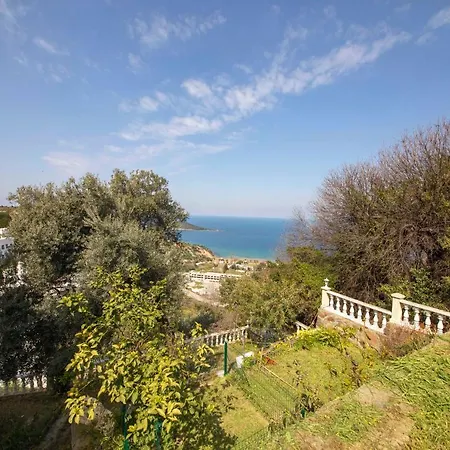 Charming House With Fascinating View, Shared Pool And Terrace Near Beach In Gumusluk, Bodrum 度假居 *