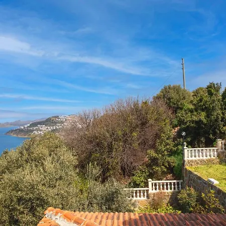 Charming House With Fascinating View, Shared Pool And Terrace Near Beach In Gumusluk, Bodrum 度假居 古穆斯卢克